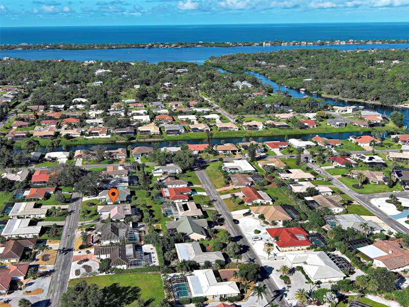 YOU'RE LOOKING AT LEMON BAY - MANASOTA KEY AND THE GUF OF MEXICO JUST A 10 MINUTE DRIVE.