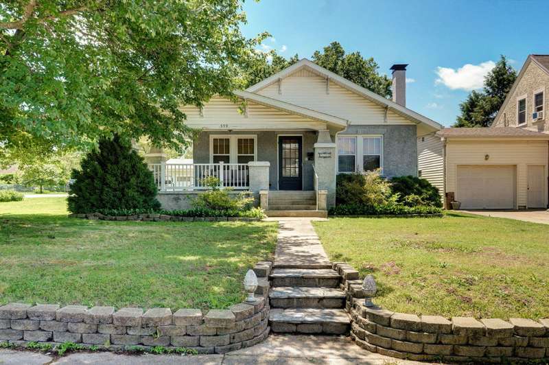 559 E Pleasant St-2