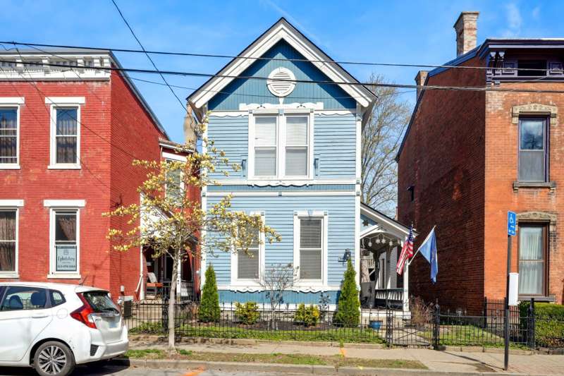 1-web-or-mls-W 9th St-001