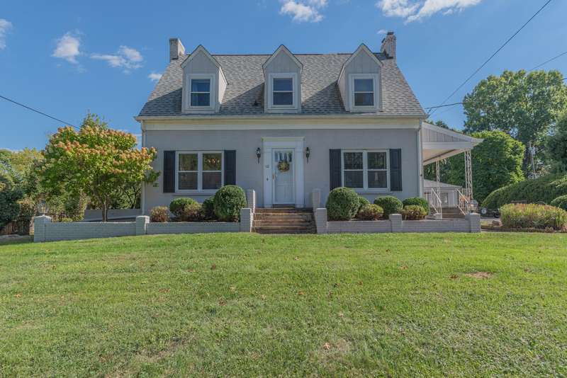 NKYSOLD_112LLOYD_-116