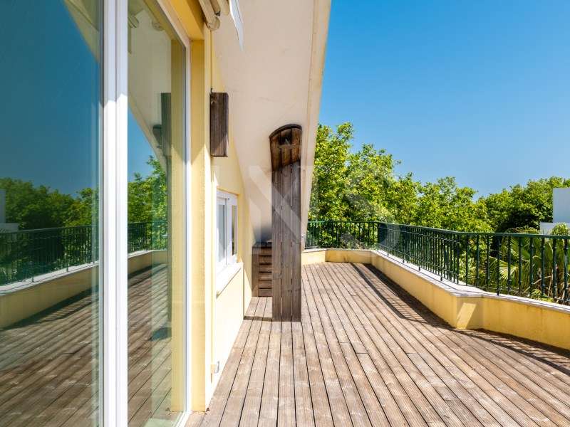 Fantástica Penthouse no centro do Estoril em Duplex com vista mar