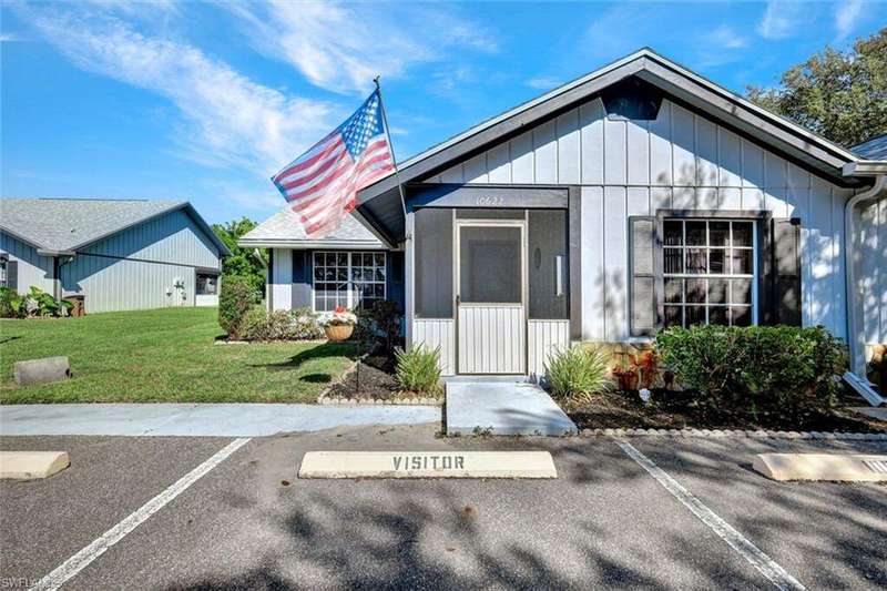 Welcome home to 10622 Talmadge!