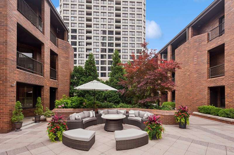townhouse level courtyard