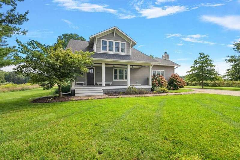 Welcome Home! Beautiful country setting.