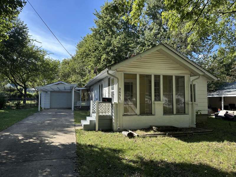 2435 N Main 1
