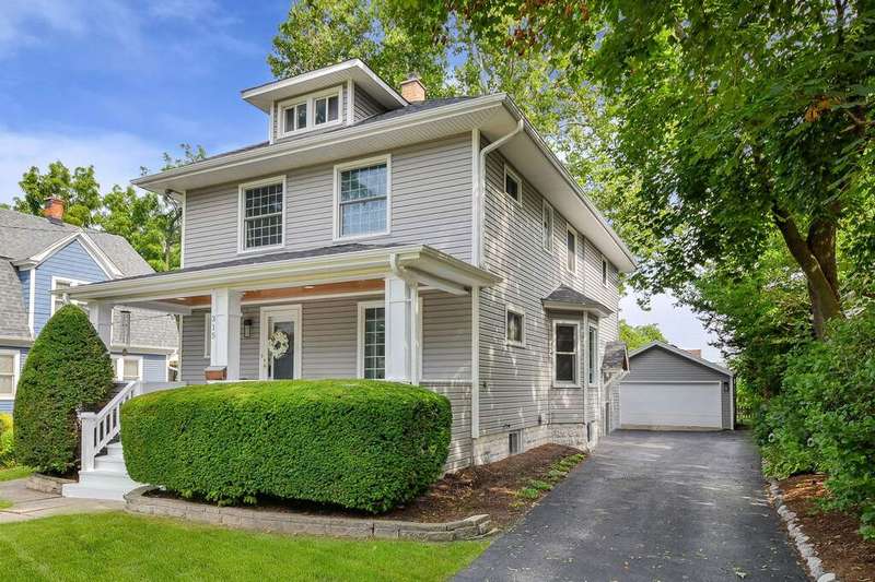 Welcome to 315 W Oak Avenue, Wheaton!