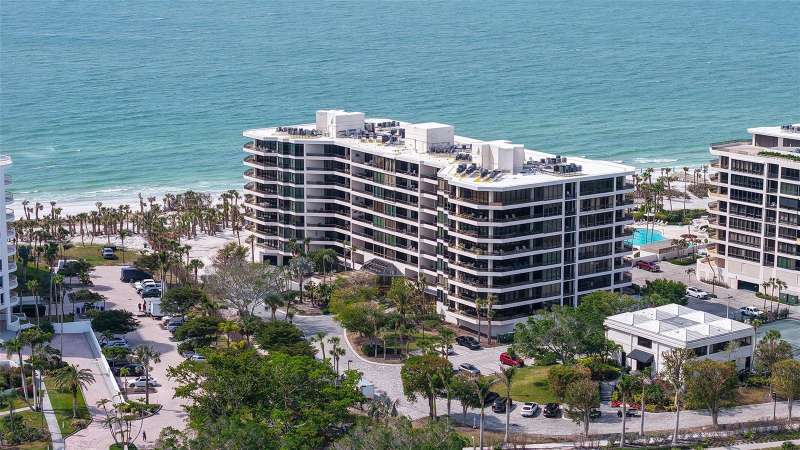 Longboat Key's pristine Gulf front communities