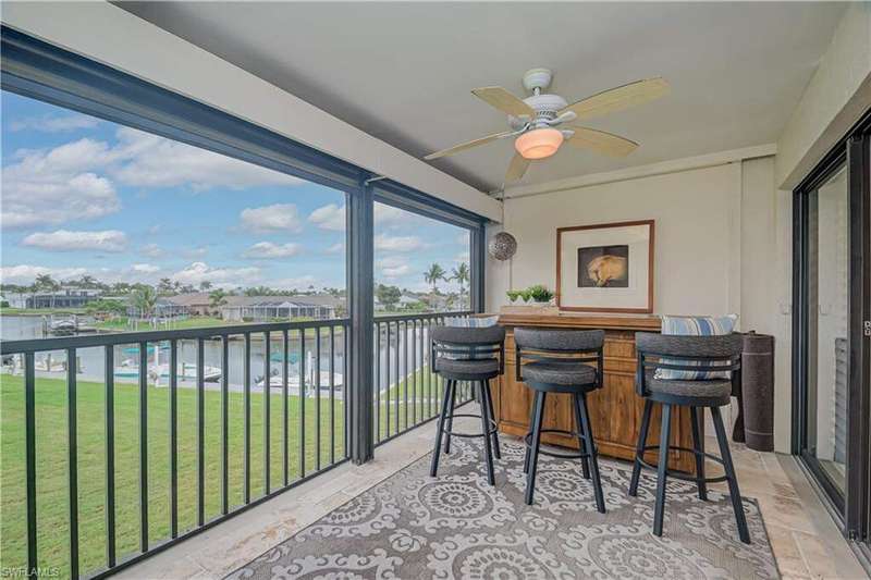 Coffered ceilings, Open living space
