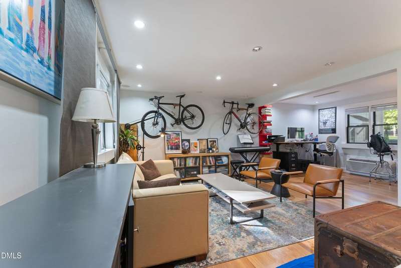 929-St-Marys-St-01-Living1