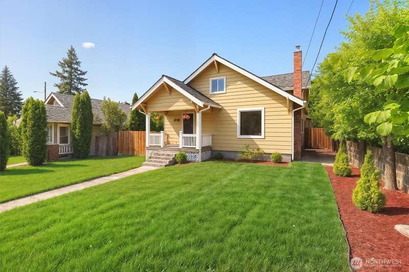 Charming front of home