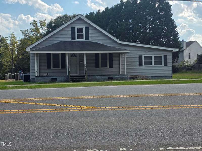 Front view of 332 Bass Lake