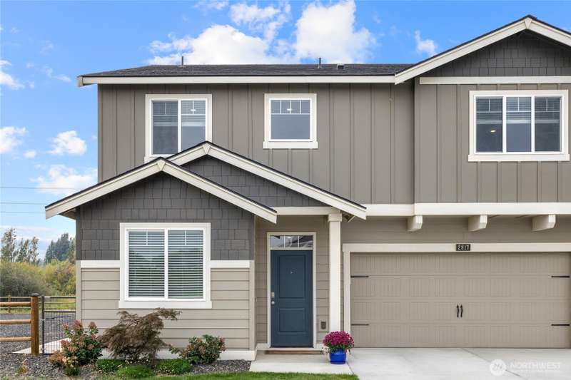 2817 Dapple Gray Way. 2021-built home in the desirable Palomino Fields community.