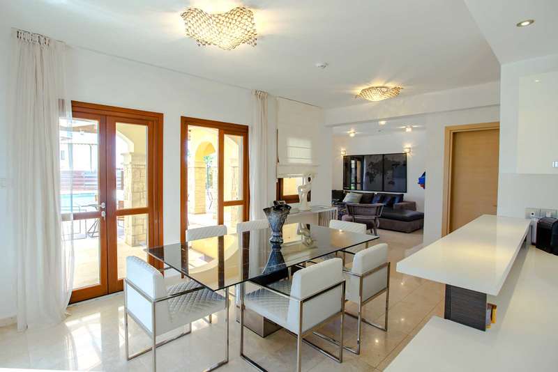 Faboulous Sea Views Image