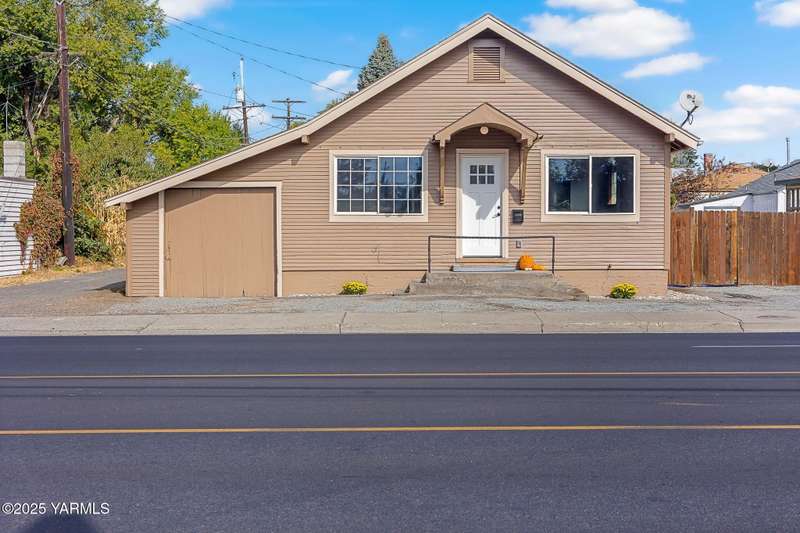 1105 W Nob Hill Blvd-1