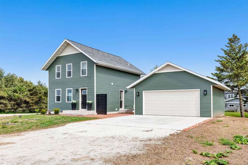 Country Living on nearly 1/2 Acre