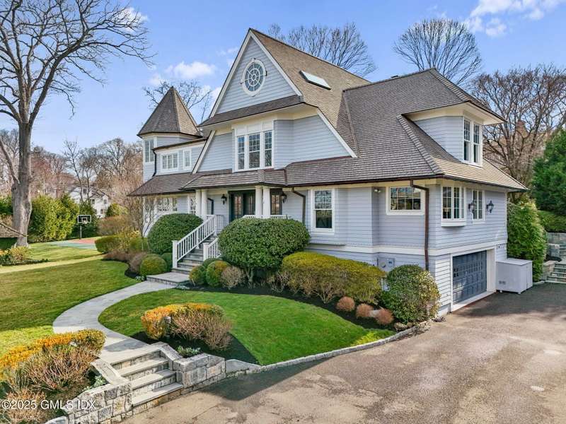 103-web-or-mls-26-glen-avon-dr