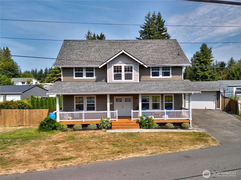 Welcome home to 1410 Railroad Ave!