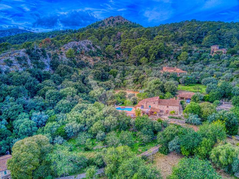 preciosa-finca-rústica-mallorquina-en-venta-con-ETV-en-fantástica-ubicación-en-pollença