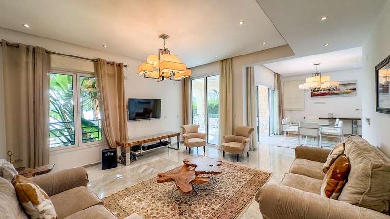 Luxury Waterfront Villa Image