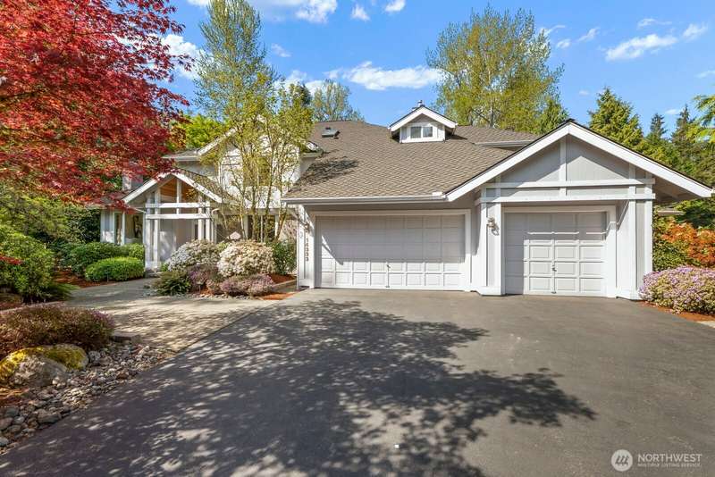 The sought after community of Lake of the Woods presents this one of a kind 4730* sq ft East facing home with an attached In-Law apartment. Located in a quiet cul-de-sac on a shy acre, the main house features soaring ceilings, 3 bedrooms, 2.5 bathrooms, m