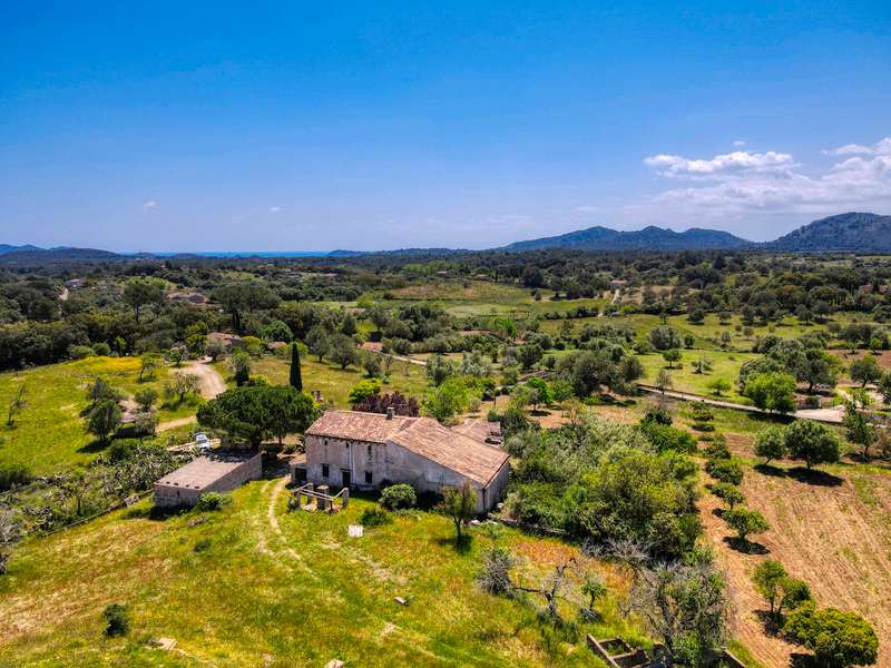 Finca-rústica-en-un-gran-terreno-para-reformar-en-Arta