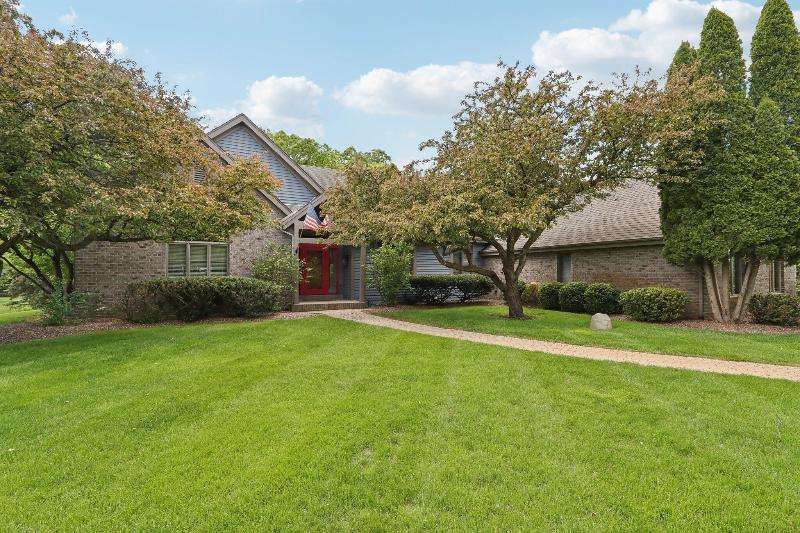 1-web-or-mls-W313N4961 Chapel Ridge Rd-2