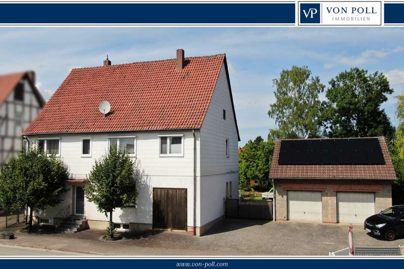 Außenansicht mit Banderole